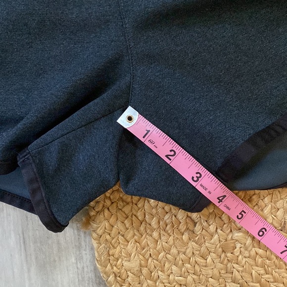 🤎3 for $20!🤎 New Balance Women’s Shorts Black/Grey Size Medium - Picture 7 of 9